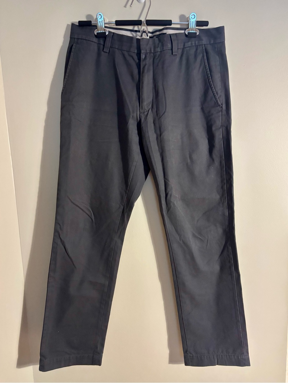 Banana Republic Charcoal Gray Aiden Men's Chino Pants 32